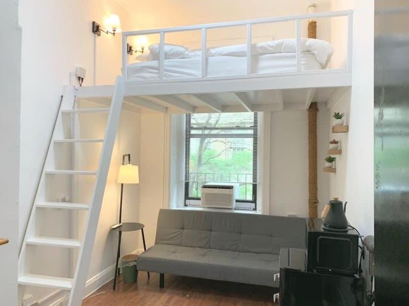 Gasthof Private With Shared Bath On Union Square 11 *